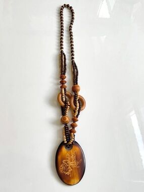 Brown Wooden Beaded Pendant Necklace